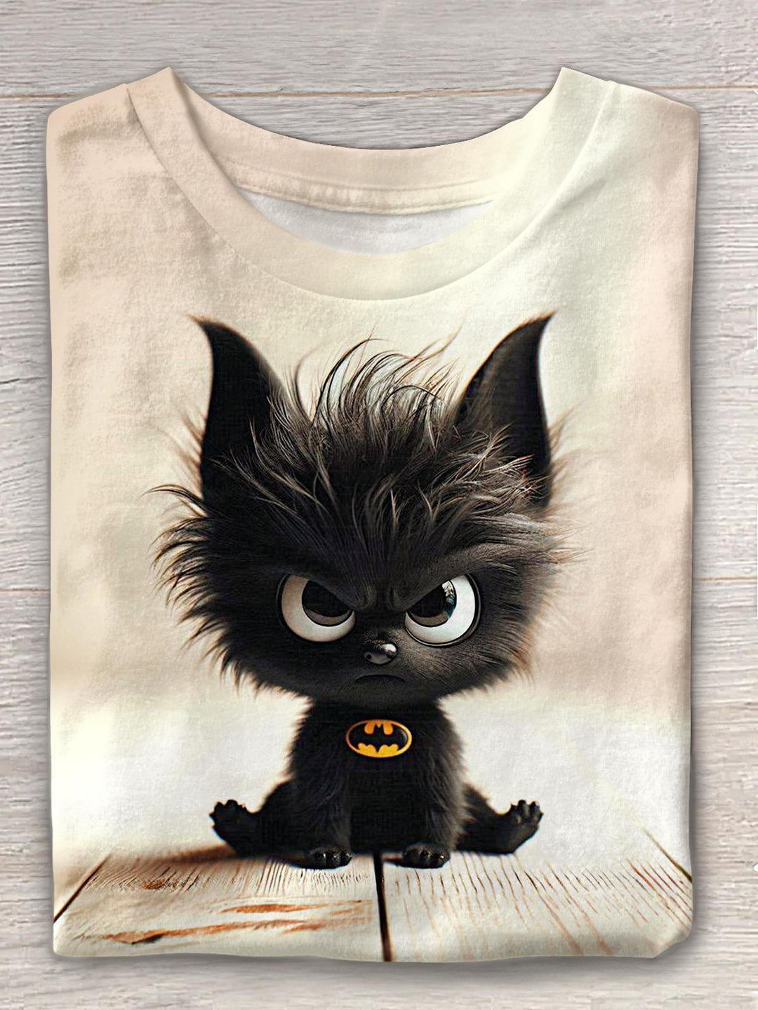 Süßes T-Shirt mit Rundhalsausschnitt und Batman-Kätzchen-Print