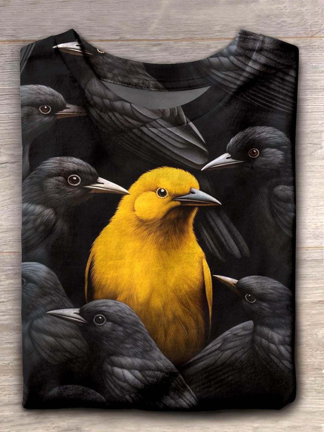 Yellow Bird Alone In A Crowd T-Shirt mit Rundhalsausschnitt