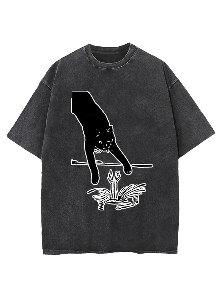 Funny Cat Catching Frog Washed Crew Neck T-shirt