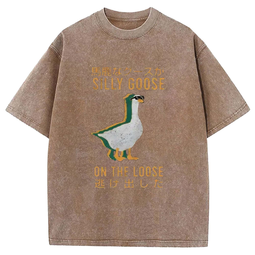SILLY GOOSE ON THE LOOSE Washed Crew Neck T-Shirt