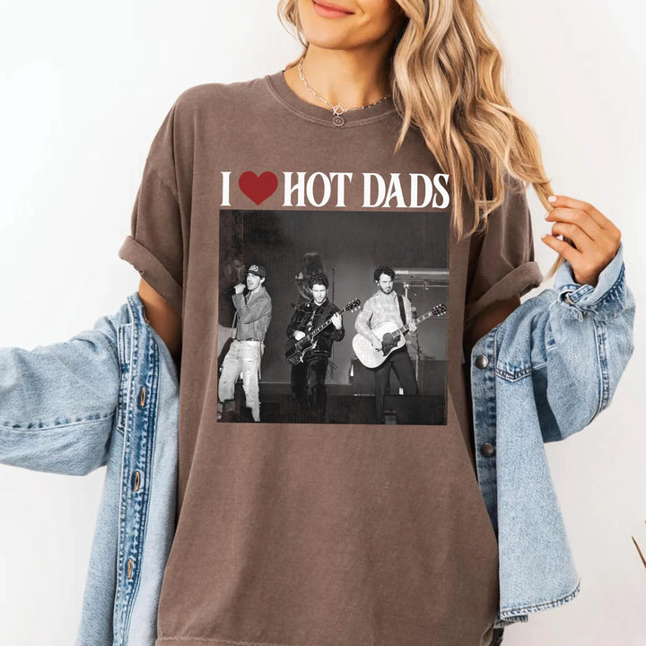 I Love Hot Dads Jonas Brothers Crew Neck T-shirt