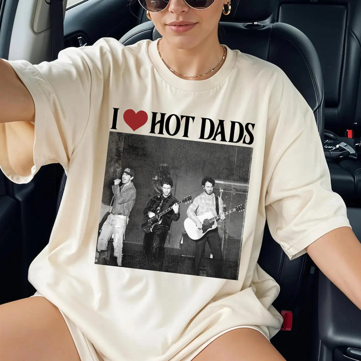I Love Hot Dads Jonas Brothers Crew Neck T-shirt