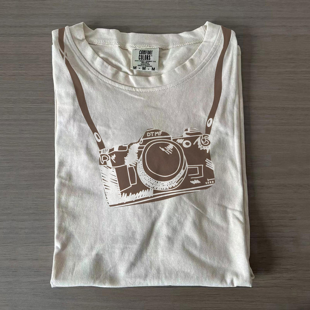 Debi Tirar Mas Fotos Camera Crew Neck T-shirts